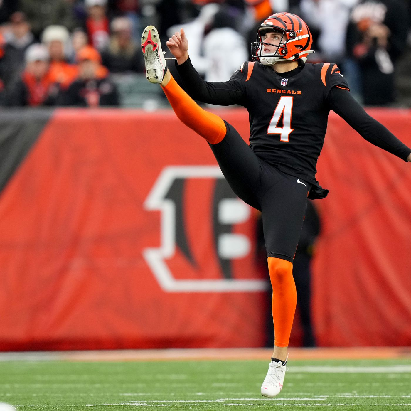 Stallions Forced to Make Changes Bring In New Punter Due to Injury